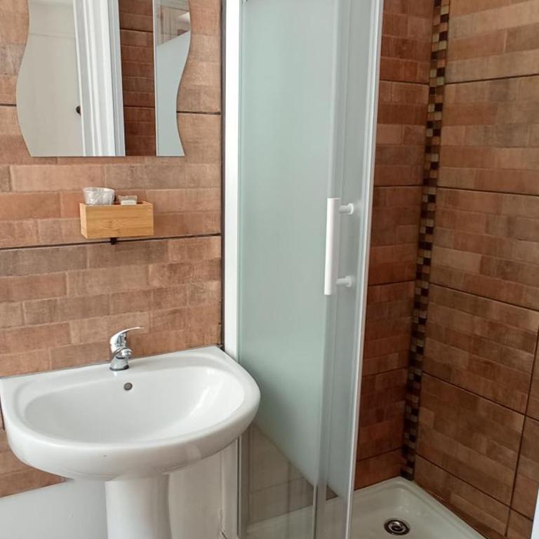 Hôtel de Paris - Narbonne - Chambre Double avec Salle de Bains Privative - 14