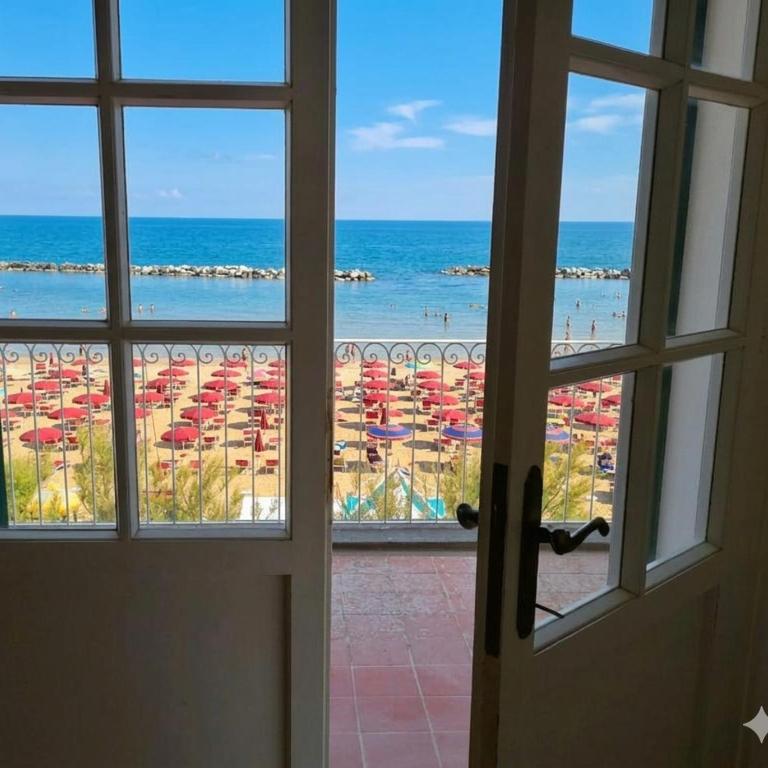 Hotel Villa Furia - Camera Tripla Standard con Vista Mare - 2