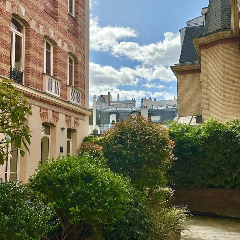 Luxury and Exclusive 130sqm estate 4m ceilings with garden view near Arc de Triomphe and Palais des Congrès - Appartement 2 Chambres - 5