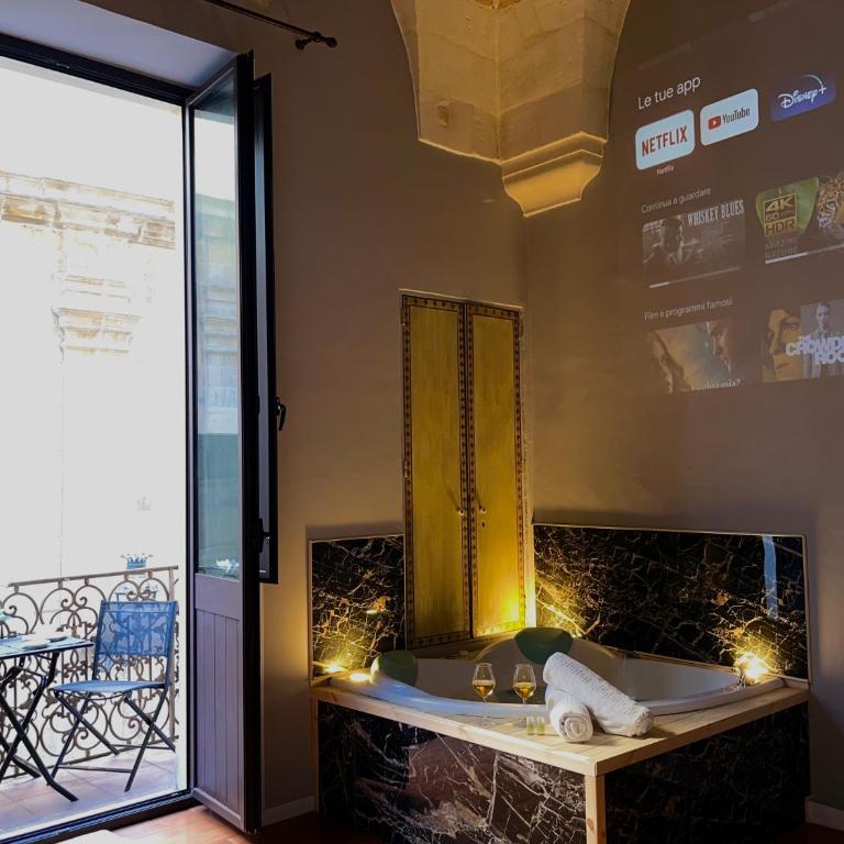 WineExperience- WINE&JACUZZI SUITE - Suite King con Vasca Idromassaggio - 1