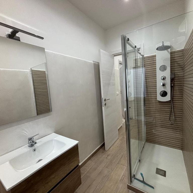 La Casa Del Sole Napoli - Appartamento con 2 Camere da Letto - 12