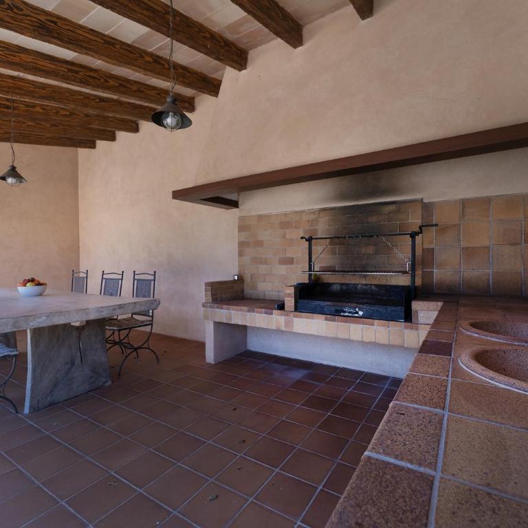 Can Pere Xine - piscina, BBQ, terraza y wifi - Chalet de 3 dormitorios - 13