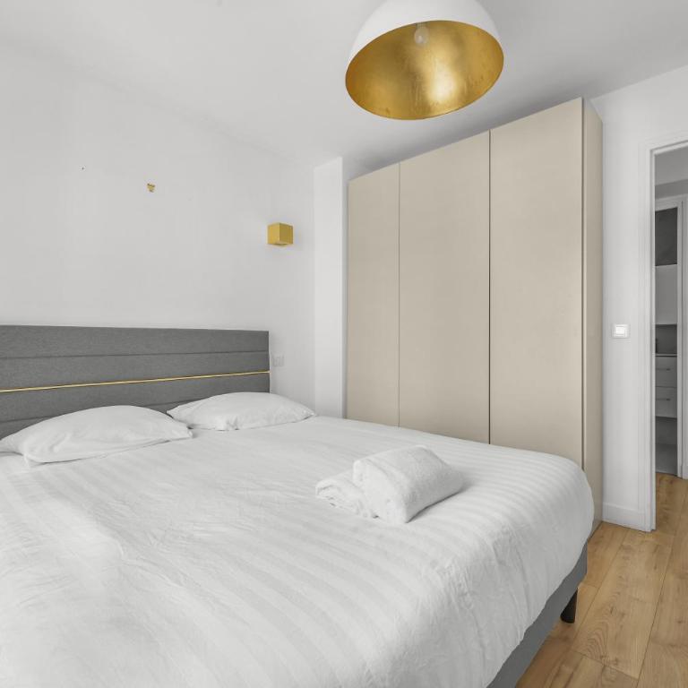 Hôtel de Ville Elegant 1BR Apartment with Netflix - Appartement 1 Chambre - 12
