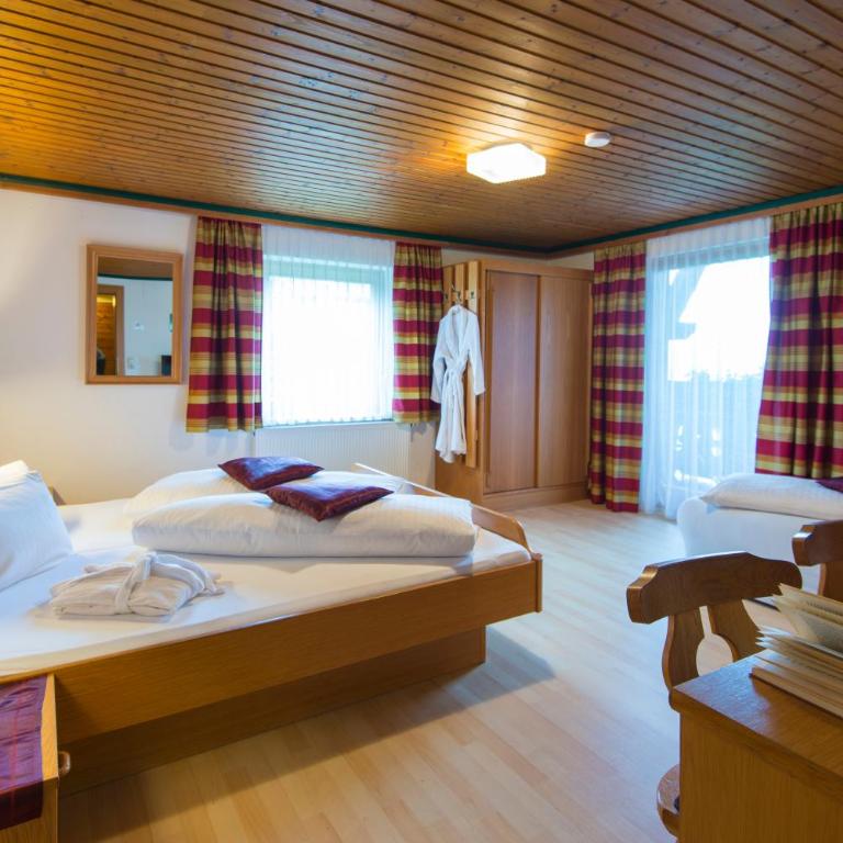 Salaterhof Embach - Doppelzimmer mit Balkon - 1