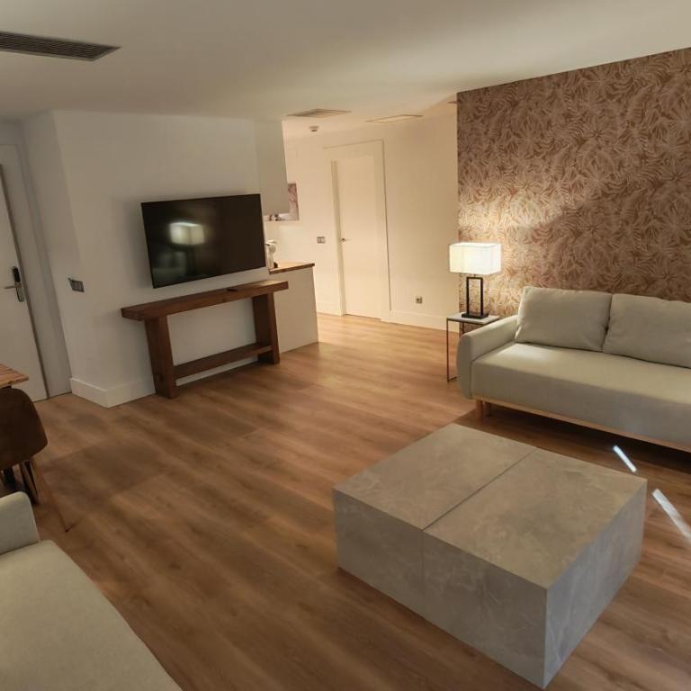 Apartahotel Quo Eraso - One-Bedroom Family Apartment - 10