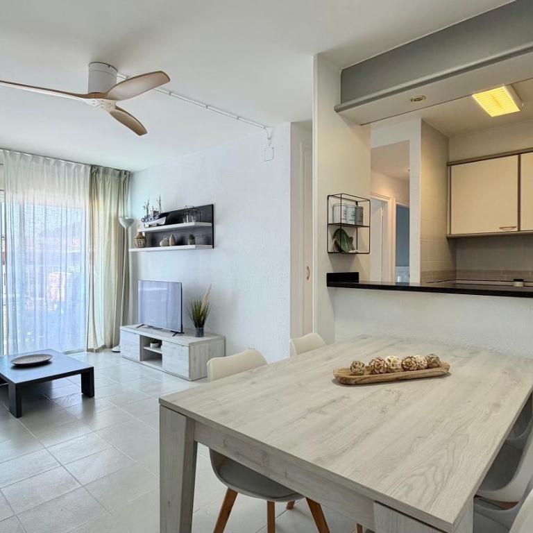 BLAUMAR B 36 - Apartamento con piscina - Two-Bedroom Apartment - 14