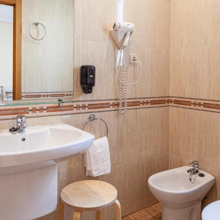 Hotel Mediodia - Budget Double Room - 2