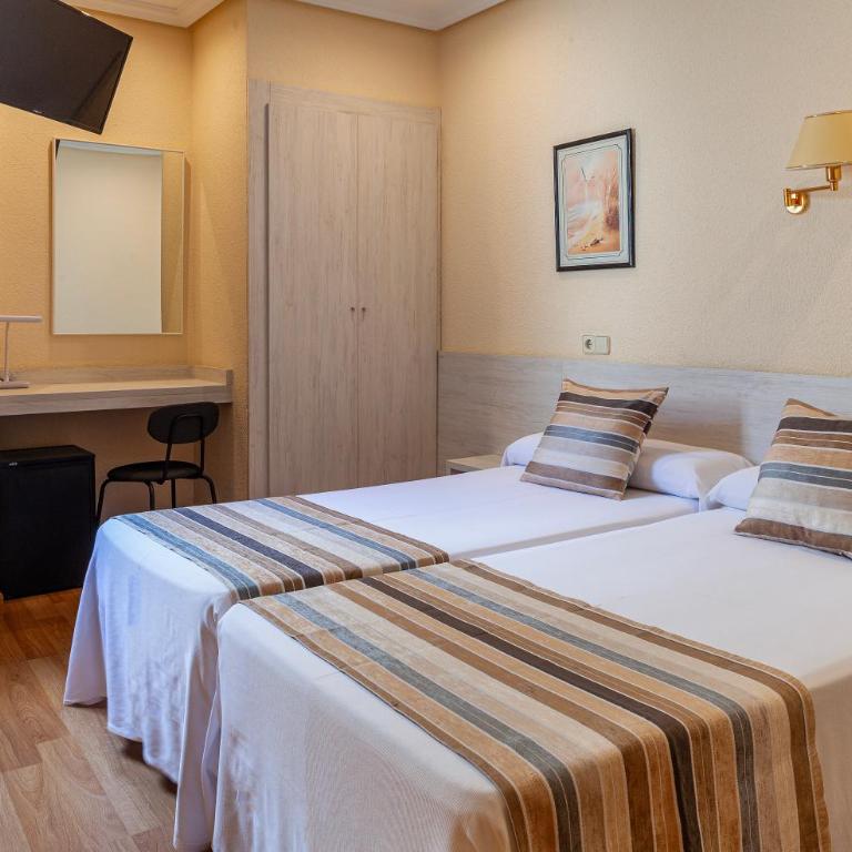 Hotel Mediodia - Budget Double Room - 4