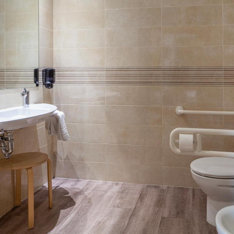 Hotel Mediodia - Triple Room - 4
