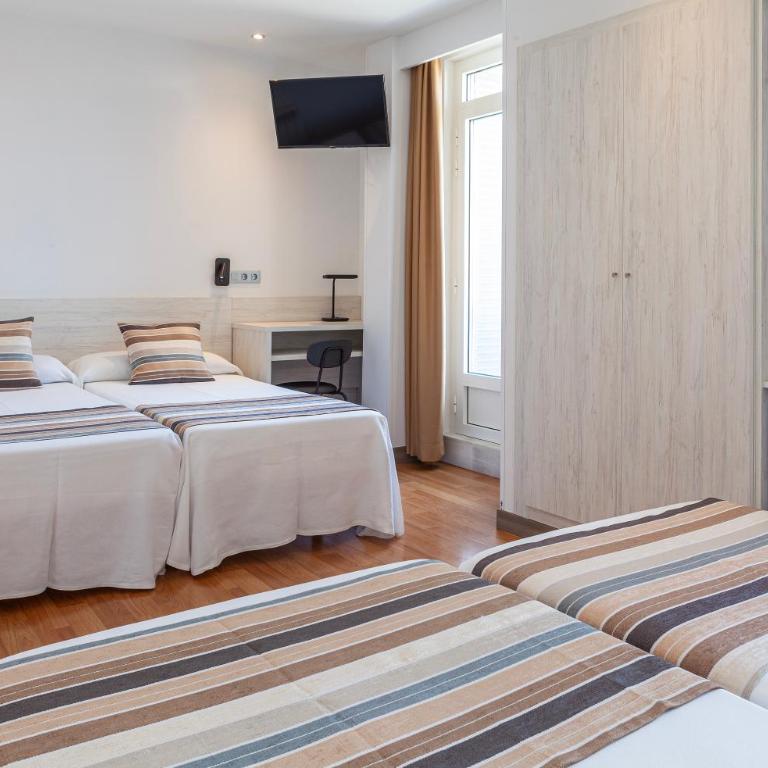 Hotel Mediodia - Quadruple Room - 6