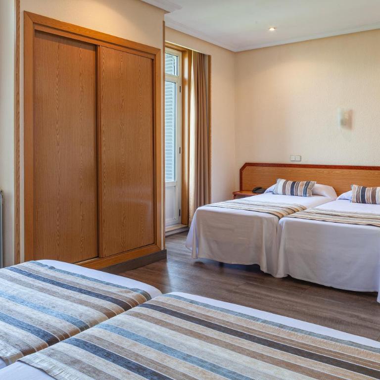Hotel Mediodia - Quadruple Room - 7