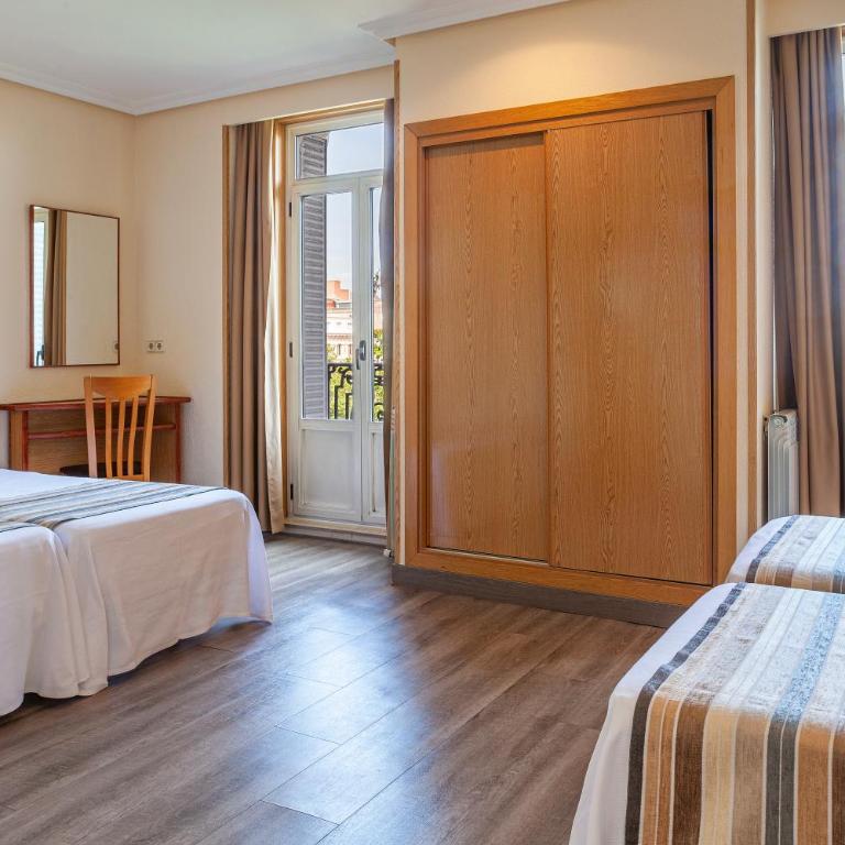 Hotel Mediodia - Quadruple Room - 5