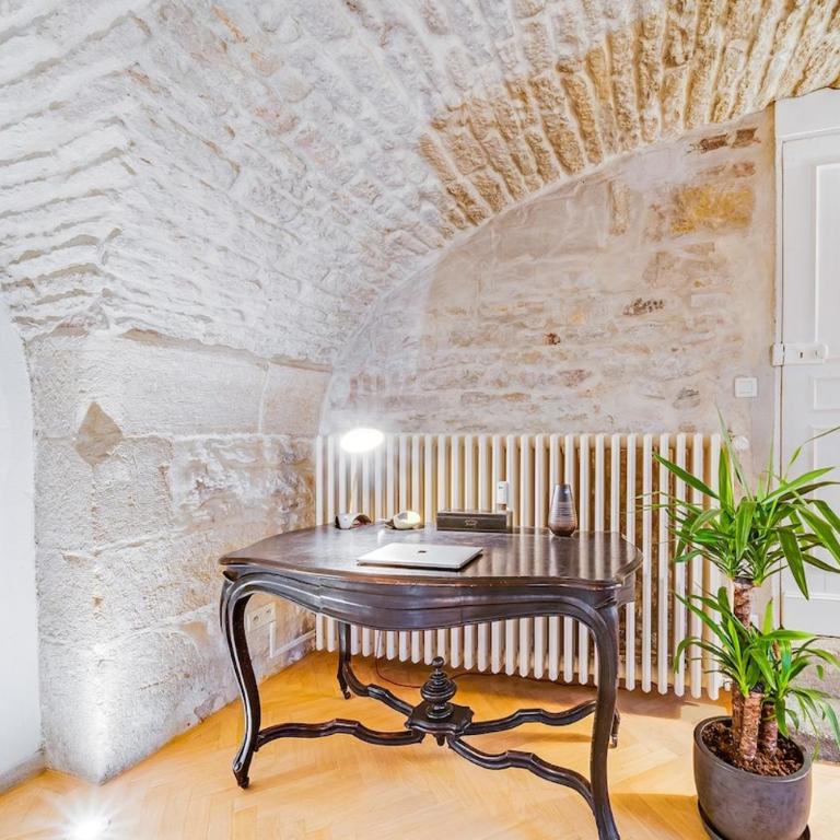Les Voûtes de Bressey, luxe et calme en hypercentre - One-Bedroom Apartment - 6