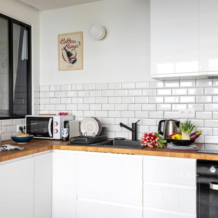 Peaceful Haven for 4 in Le Marais - One-Bedroom Apartment - 3