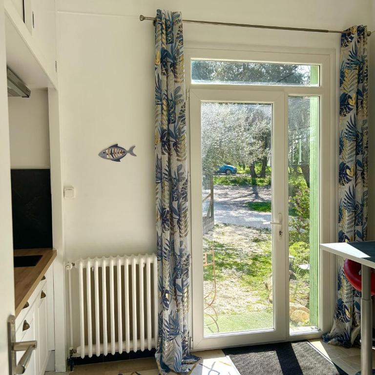 Mas Élunia, Gites et Chambres d'hôtes, entre Mer et Montagne - Appartement 1 Chambre - Vue sur Jardin - 6