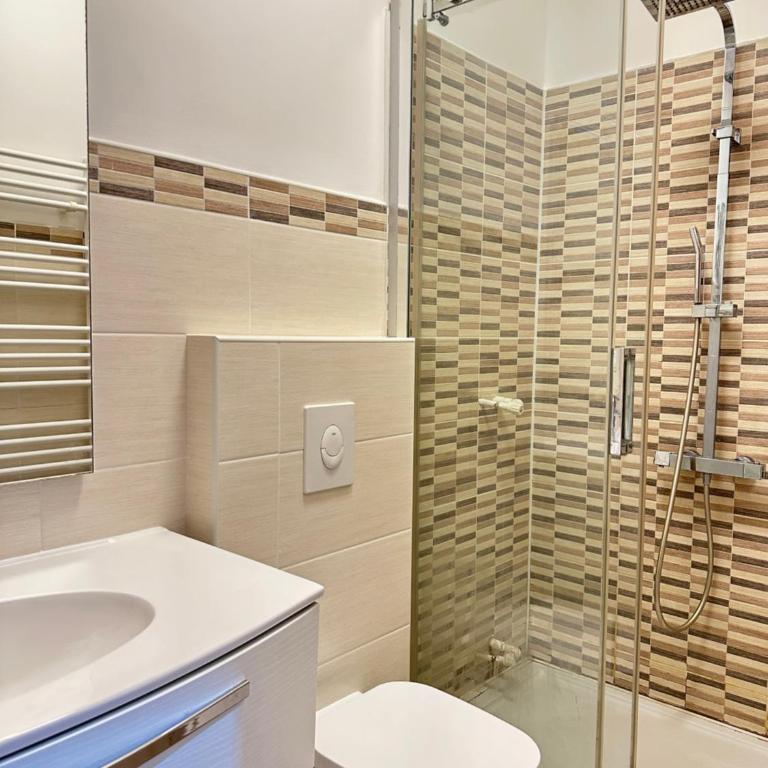 K&M RESlDENCE - Appartamento con 3 Camere da Letto - 46