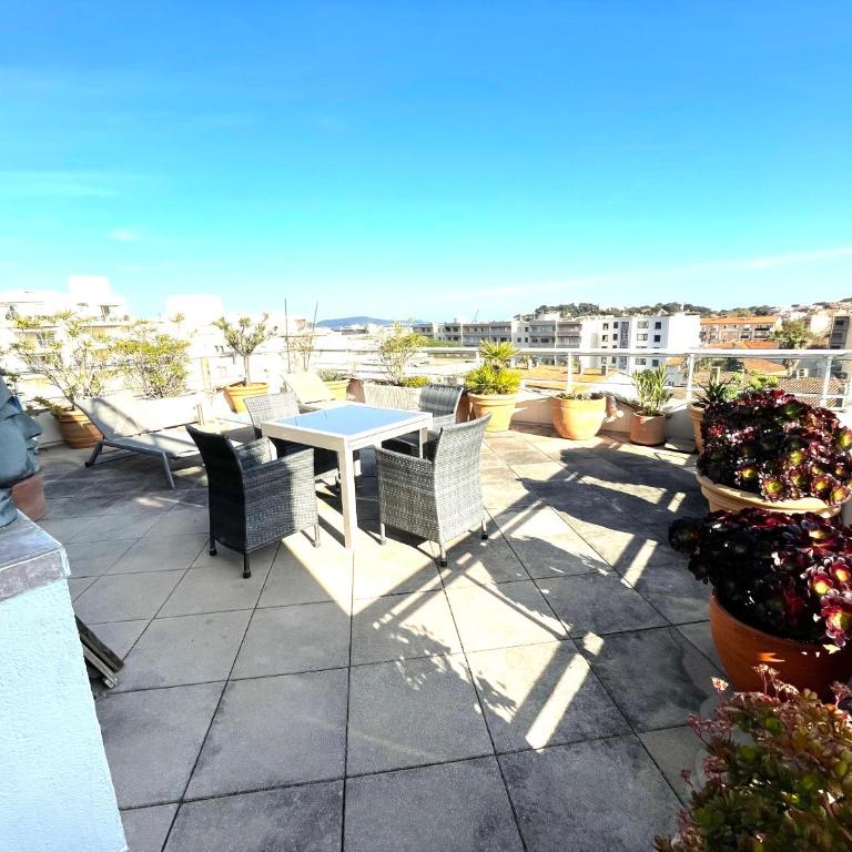 Les Terrasses Turquoise Très grande terrasse en roof top , Plage à pied - Two-Bedroom Apartment - 7