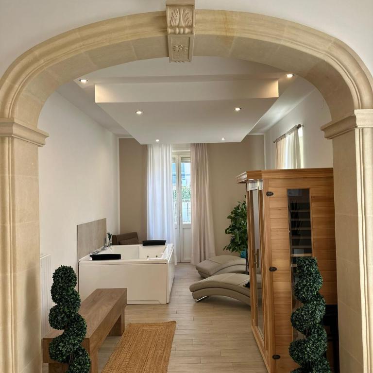 Centrale Suites - Deluxe Suite with Spa Bath - 5