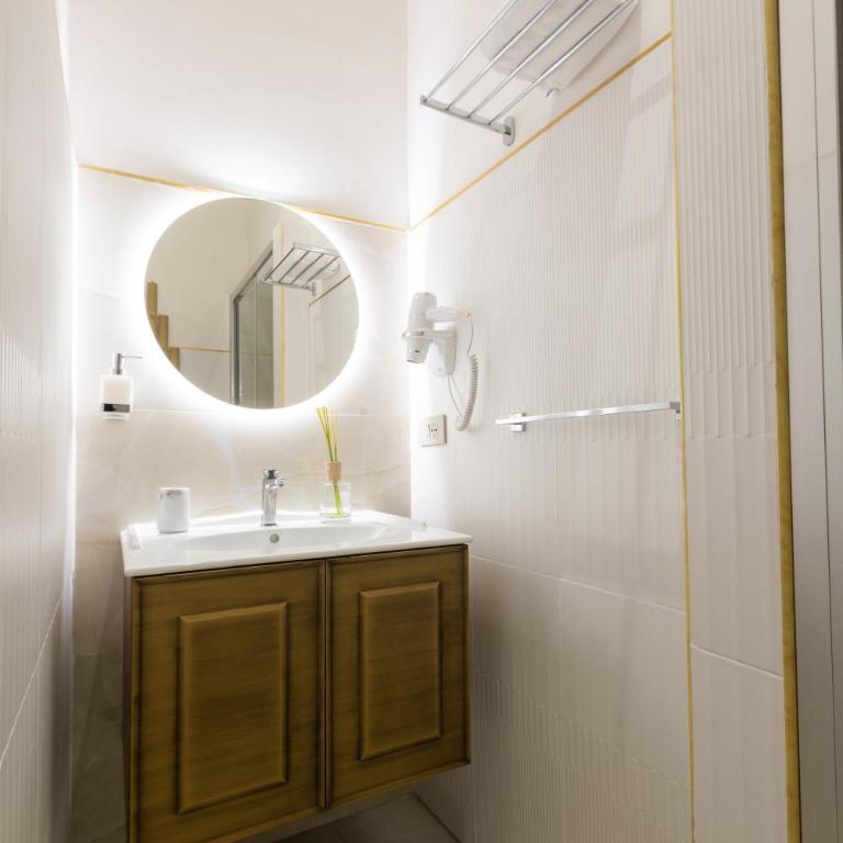 Relais Chiaia - Deluxe Room - 16