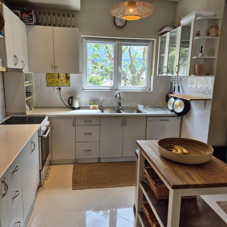 Tivat 4 bed villa with pool near centar - Vila - 2