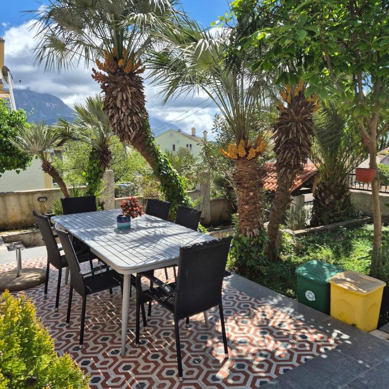 Tivat 4 bed villa with pool near centar - Vila - 12