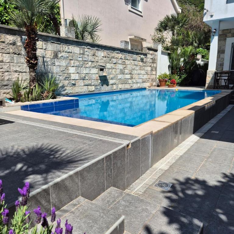 Tivat 4 bed villa with pool near centar - Vila - 21