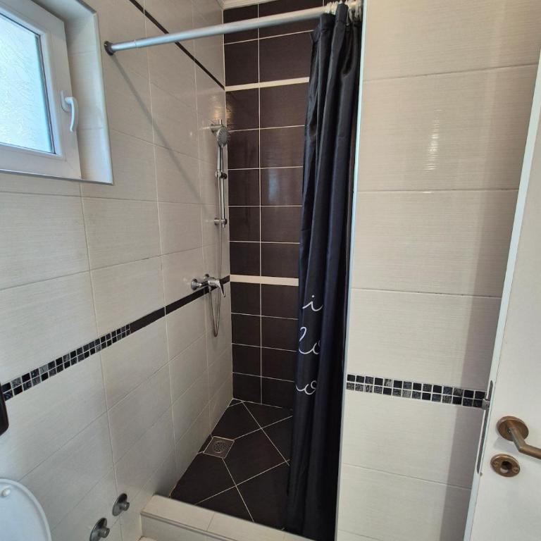 Tivat 4 bed villa with pool near centar - Vila - 30