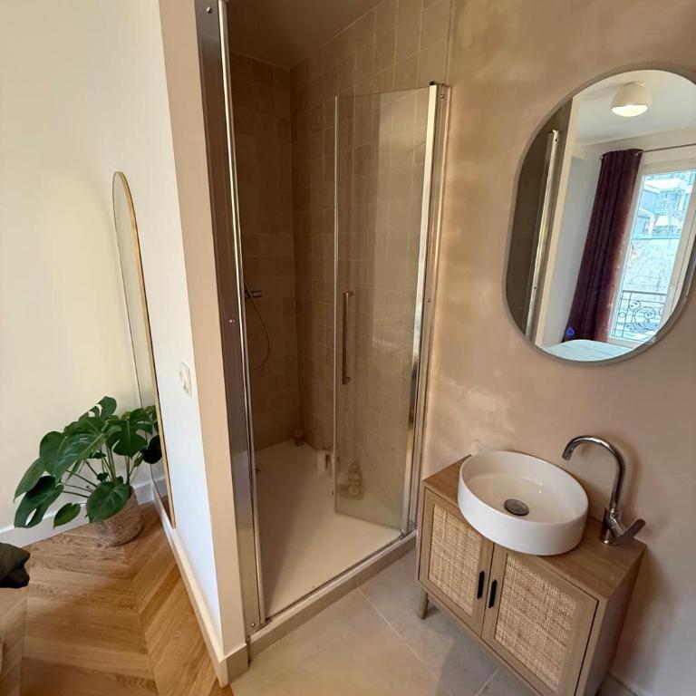 Appartement de charme au pied du Sacre Cœur - Apartamento de 1 dormitorio - 7