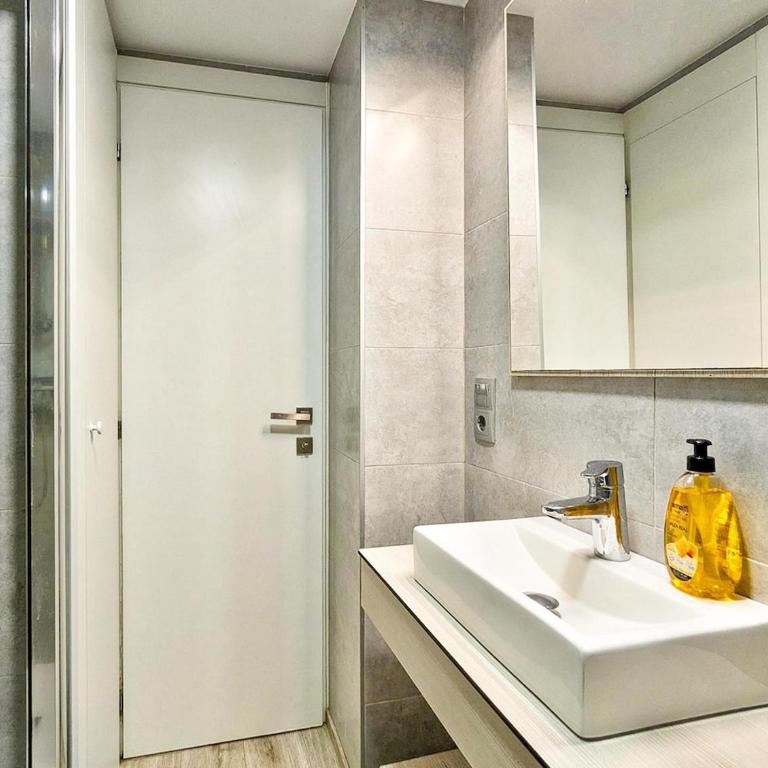 Star 210 Sistach Rentals - Two-Bedroom Apartment - 28