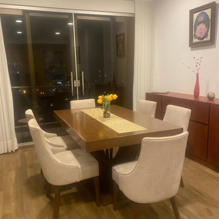 Apartamento céntrico y lujoso - Apartamento Premium de 3 dormitorios con balcón - 27