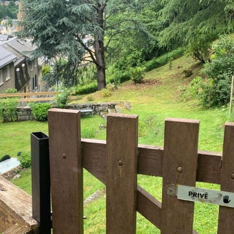 Le jardin privatif de Pauze Cauterets wifi et parking gratuits Vue panoramique - One-Bedroom Apartment - 23