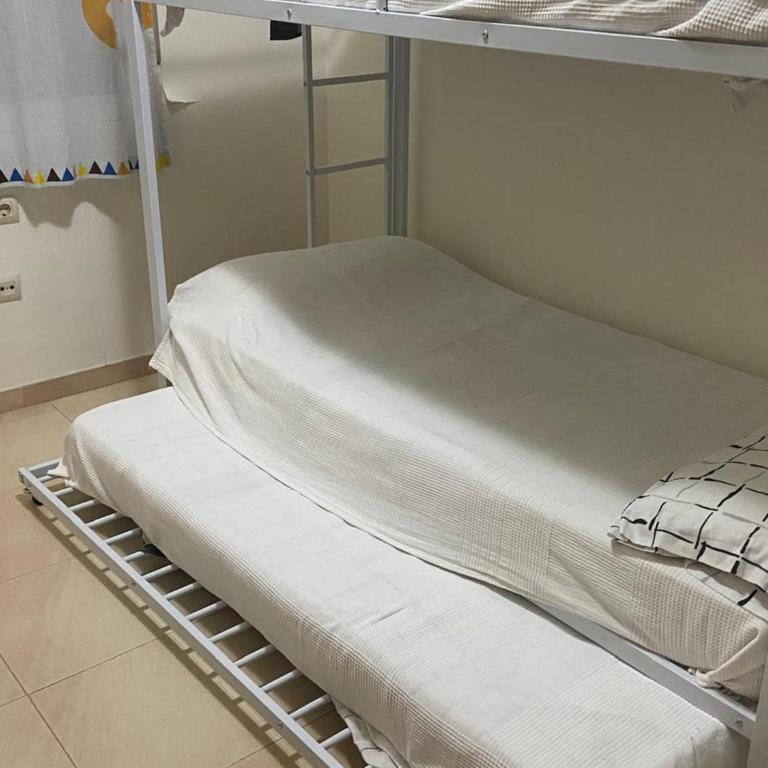 Casa con Piscina Privada, Cerca del Mar, Wifi Gratuito, Aire Opcional, Admite Mascotas - ES-184-52 - Casa - 11