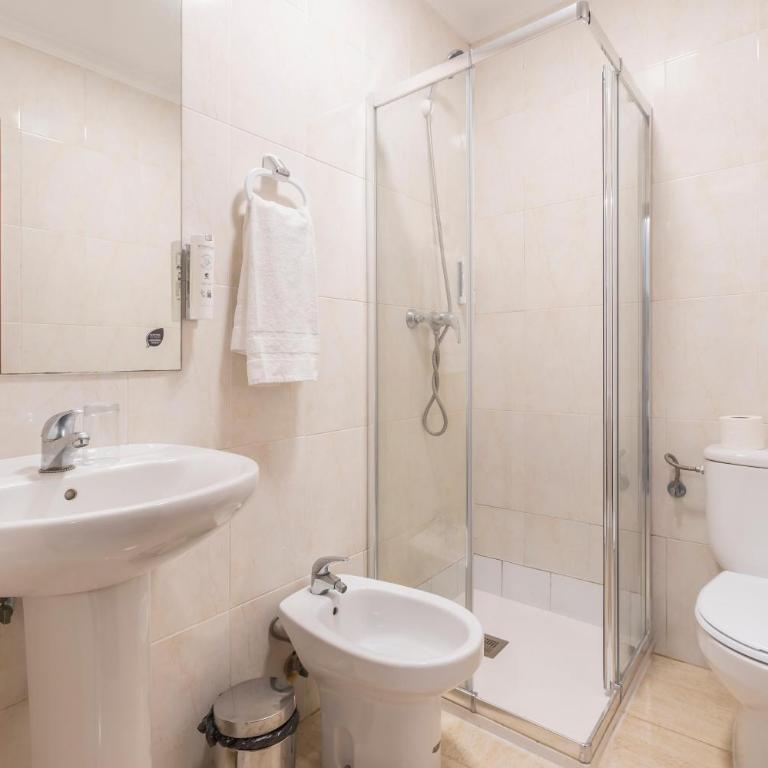 BLUESEA Miramar Fuengirola - Habitación Familiar (2 adultos y 2 niños) - 5