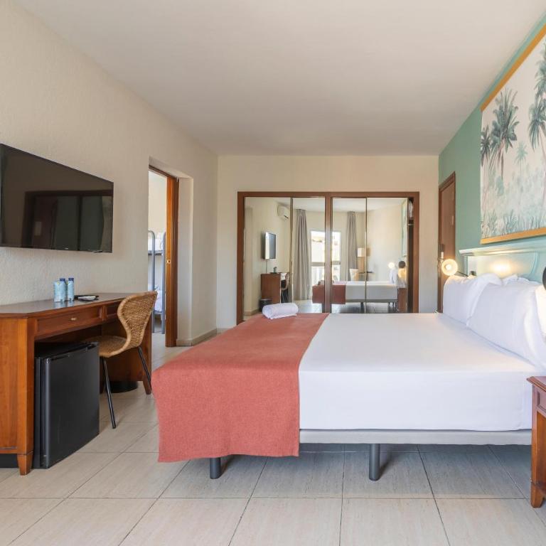 BLUESEA Miramar Fuengirola - Habitación Familiar (2 adultos y 2 niños) - 8