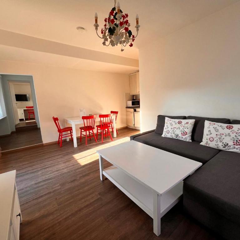 Beausite Garden Apartment & Budget Rooms - Chalet - 8