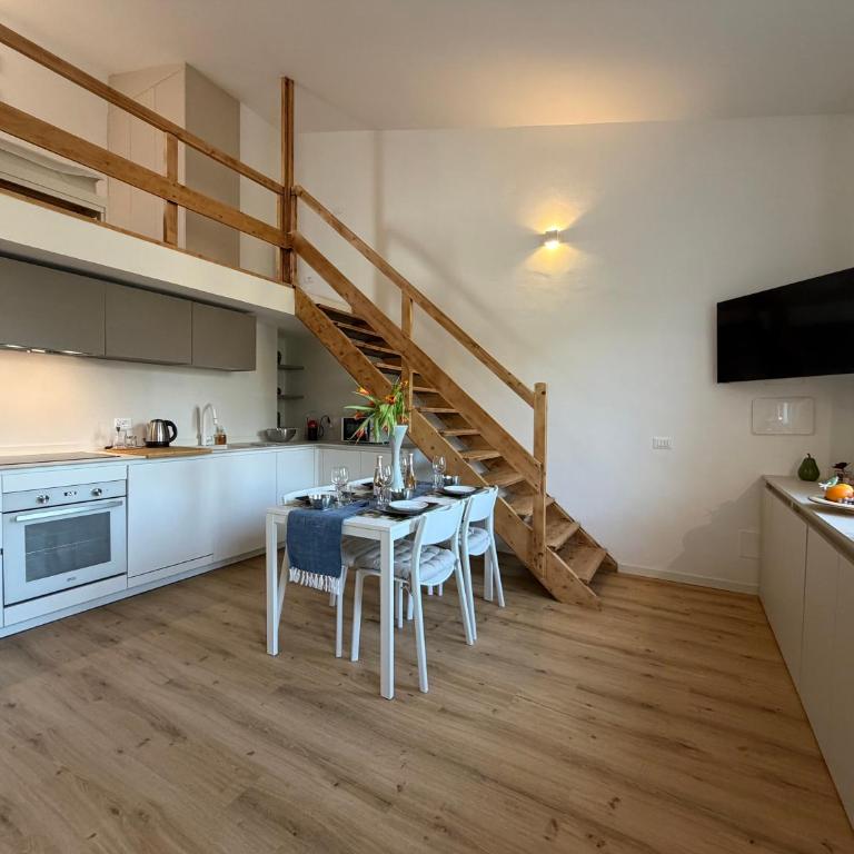 GIULIA LAKE RETREAt - One-Bedroom Apartment - 2