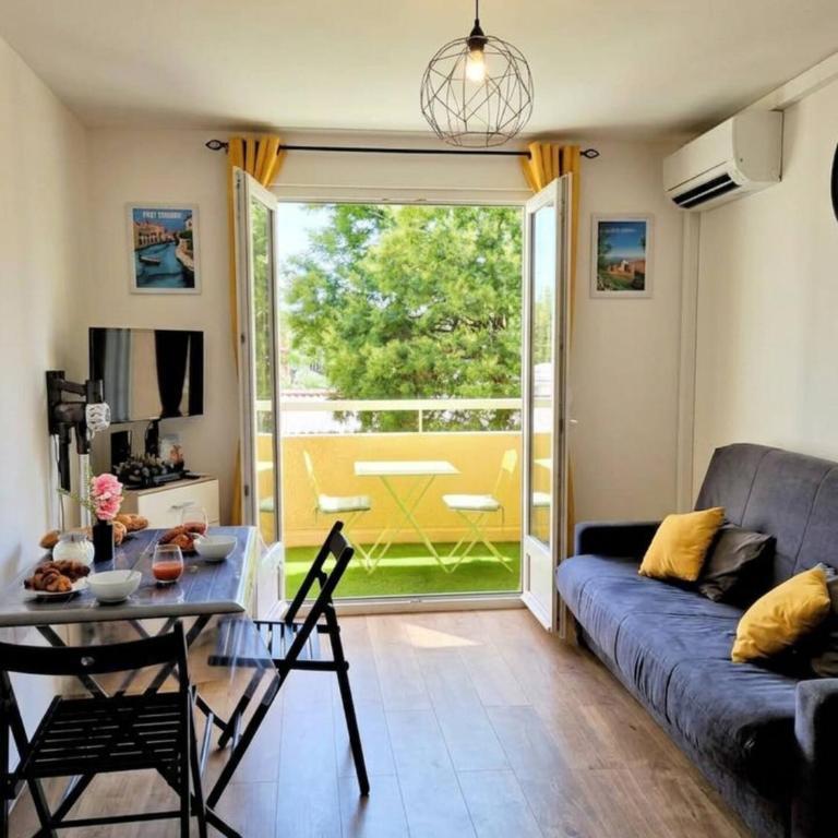 Port-Fréjus T2 Cosy, Plages & Base Nature, Parking - One-Bedroom Apartment - 1