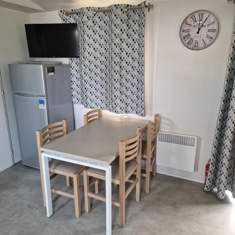 Valras Jasmin 68 - Two-Bedroom Chalet - 8