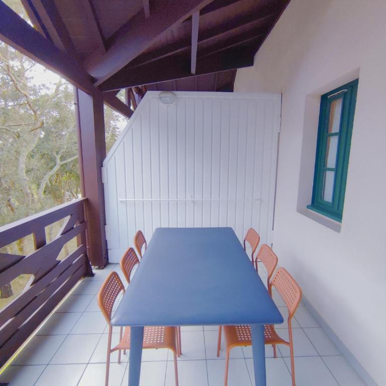 Appartement 6 personnes, 40m2, lave-linge, 2 salles de bain, grand balcon, piscine et proche golf - Appartement 2 Chambres - 55