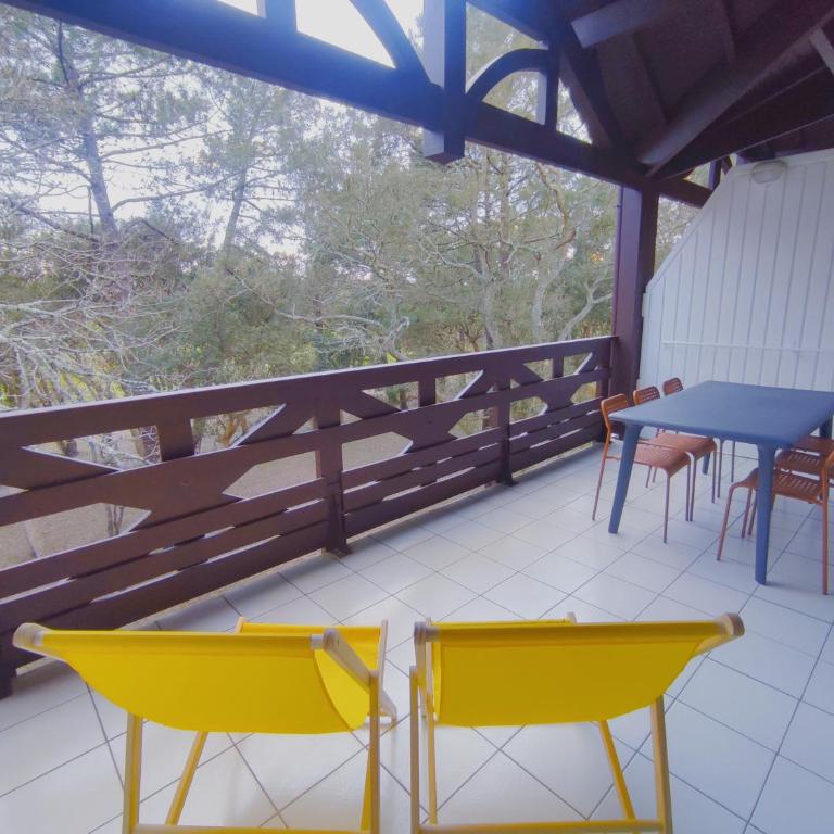 Appartement 6 personnes, 40m2, lave-linge, 2 salles de bain, grand balcon, piscine et proche golf - Appartement 2 Chambres - 2