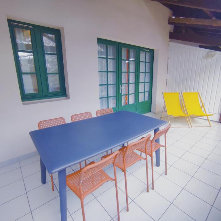 Appartement 6 personnes, 40m2, lave-linge, 2 salles de bain, grand balcon, piscine et proche golf - Appartement 2 Chambres - 12