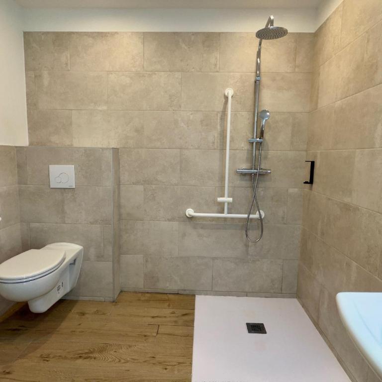 Hotel Les Palmiers En Camargue - Chambre Lit Queen-Size avec Balcon - 1