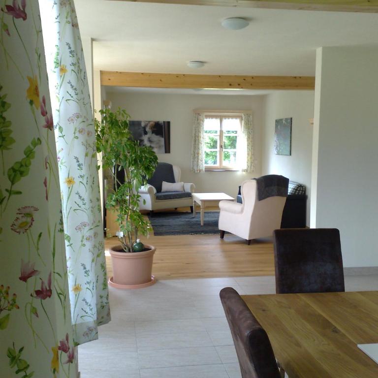 Landhaus Knödl-Alm - Apartment mit Terrasse - 12