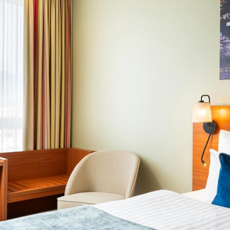 Leonardo Hotel Salzburg Airport - Comfort Doppelzimmer - 1