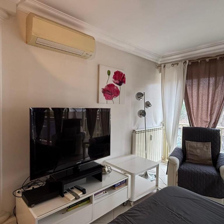 Apartment with terrace 100m from the beach - Apartment - 1