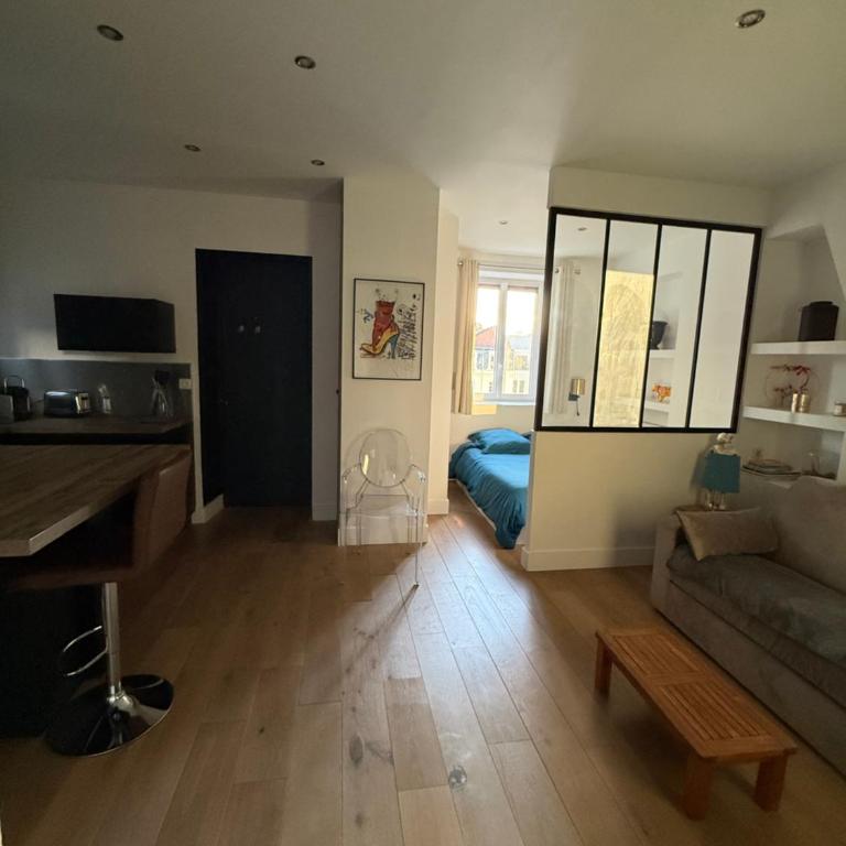Studio totalement rénové en plein centre-ville devant la Préfecture de Lyon - Apartment mit 1 Schlafzimmer - 3