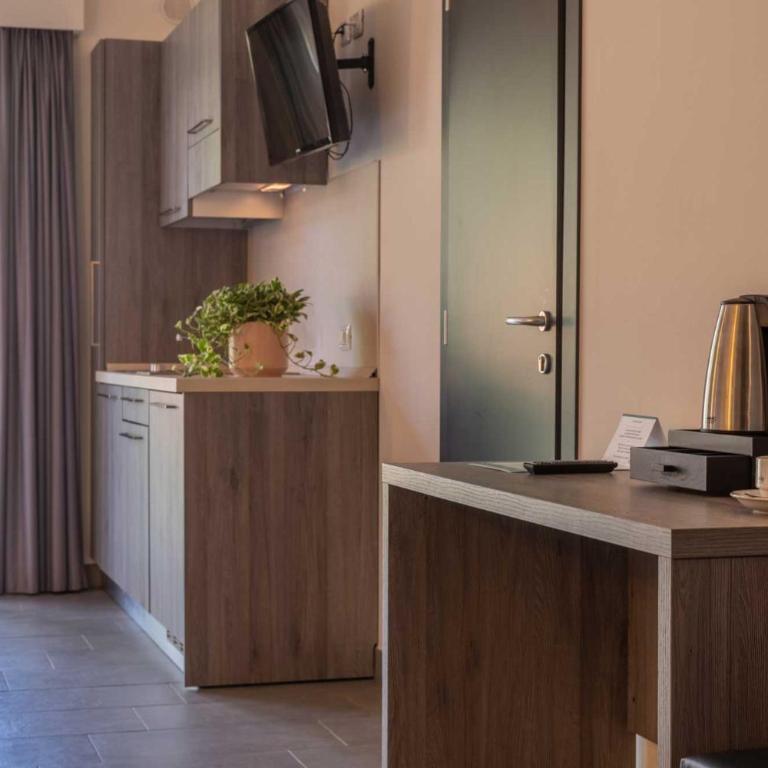 Club del Sole Desenzano Boutique Resort - Comfort Studio with Balcony or Terrace - 4