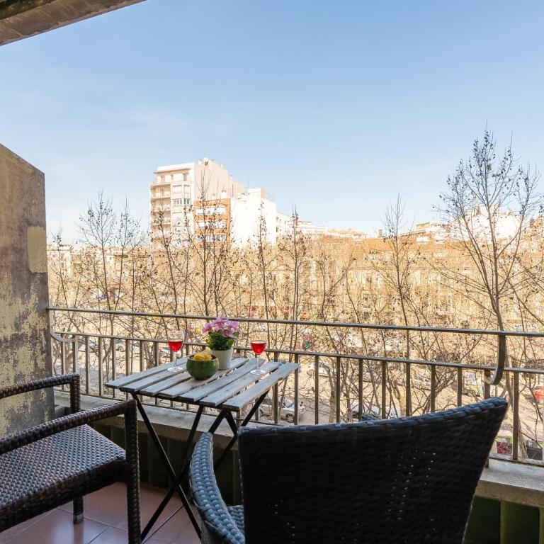 Can Bonaventura - Apartamento de 4 dormitorios con balcón - 2