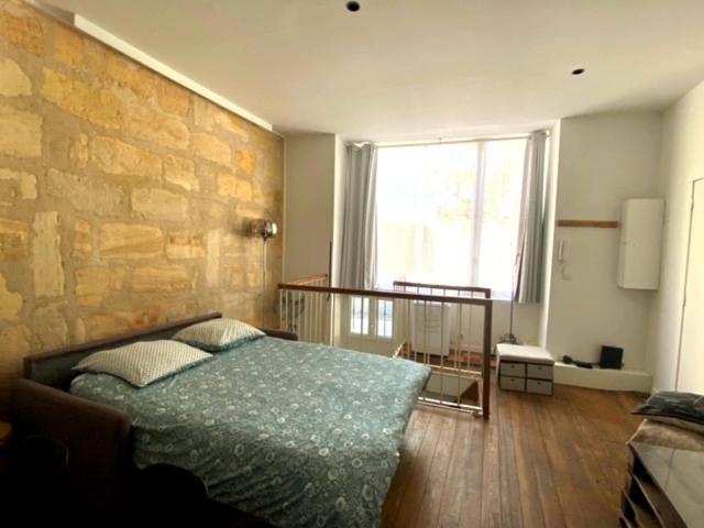 Appartement typique et insolite - coeur bordeaux - 1 chambre - 3 lits - 6 p - One-Bedroom Apartment - 48