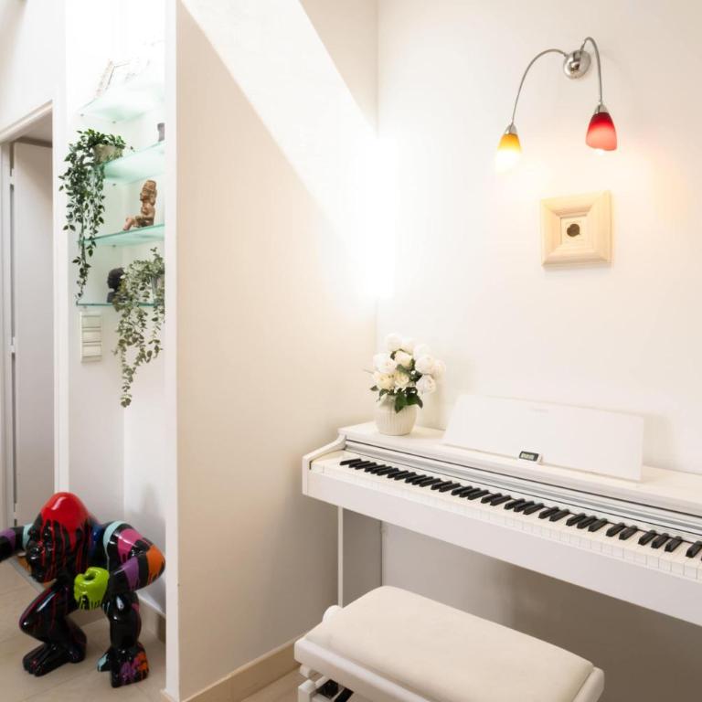 Luxury Top Floor 2BR with Paris Rooftop Views - Appartement - 16